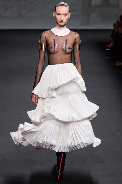 Look 35
